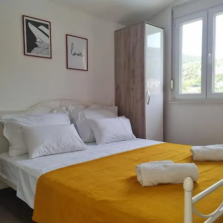 וילה Jelena Kaštel Novi