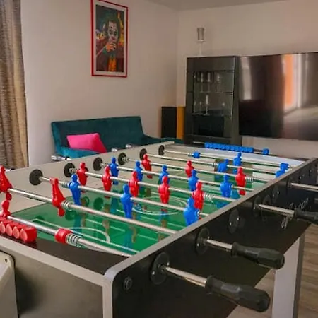 Jelena فيلة Kaštel Novi