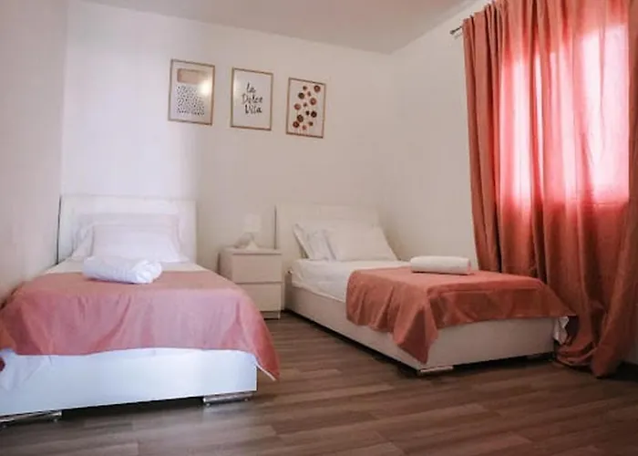 Jelena * Kaštel Novi